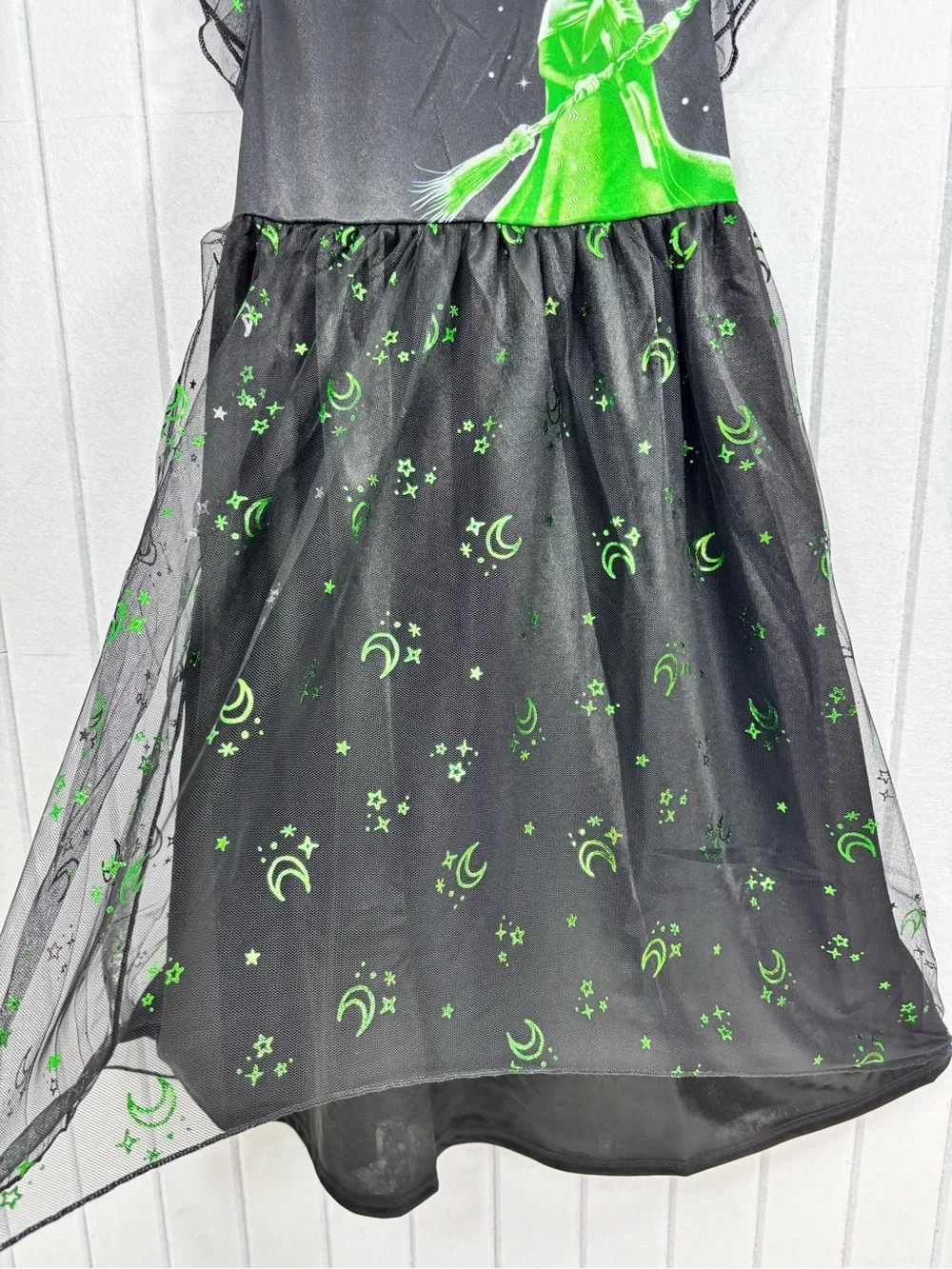 Wicked Pajama Elphaba Girl's Short-Sleeve Wicked Witch of the West Sparkle Night